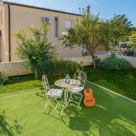 Amazing In Vrsi-mulo With Kitchen Daire